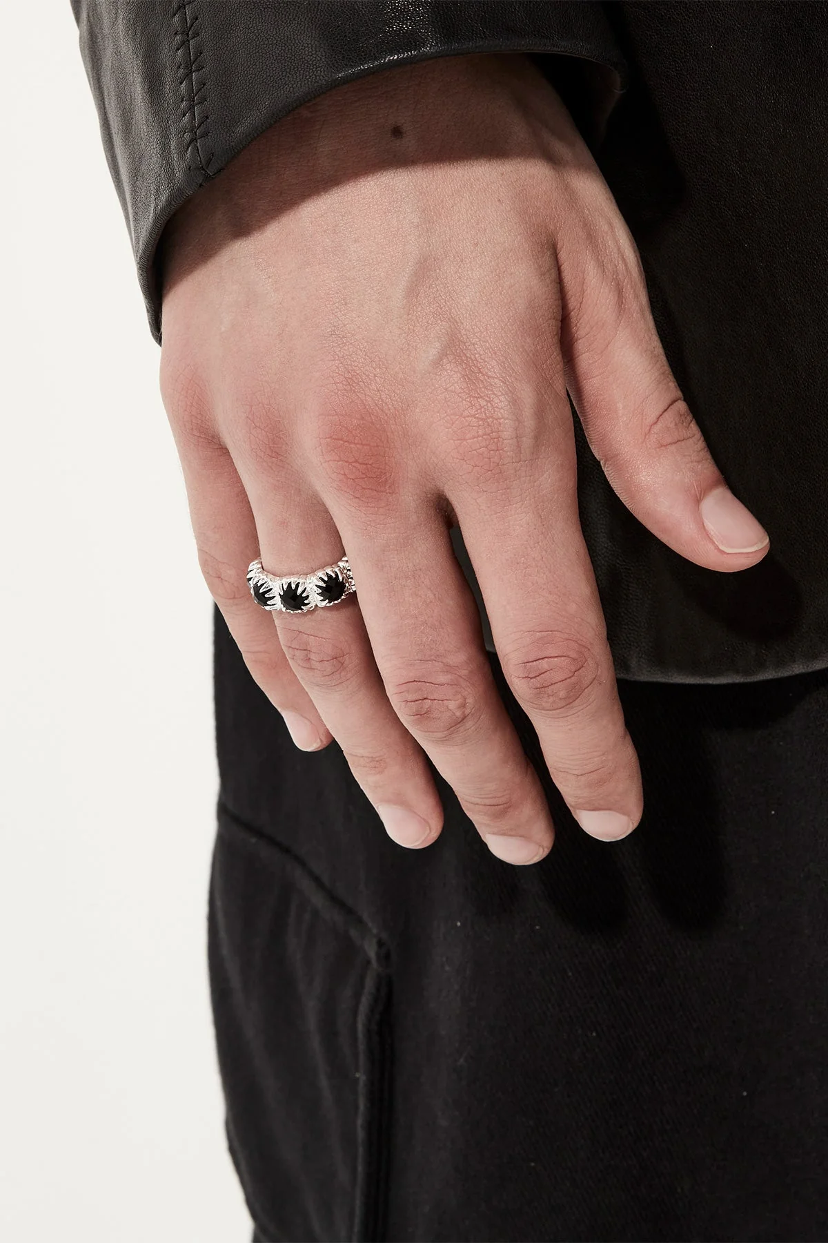BABY CLAW ETERNITY RING - Image 8