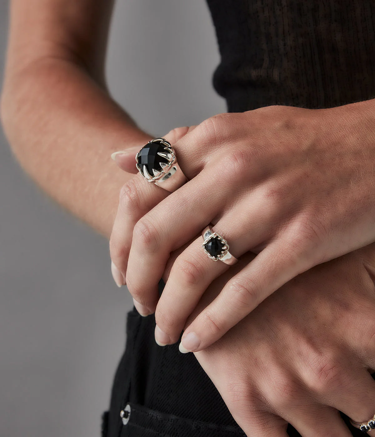 BABY CLAW RING ONYX - Image 10