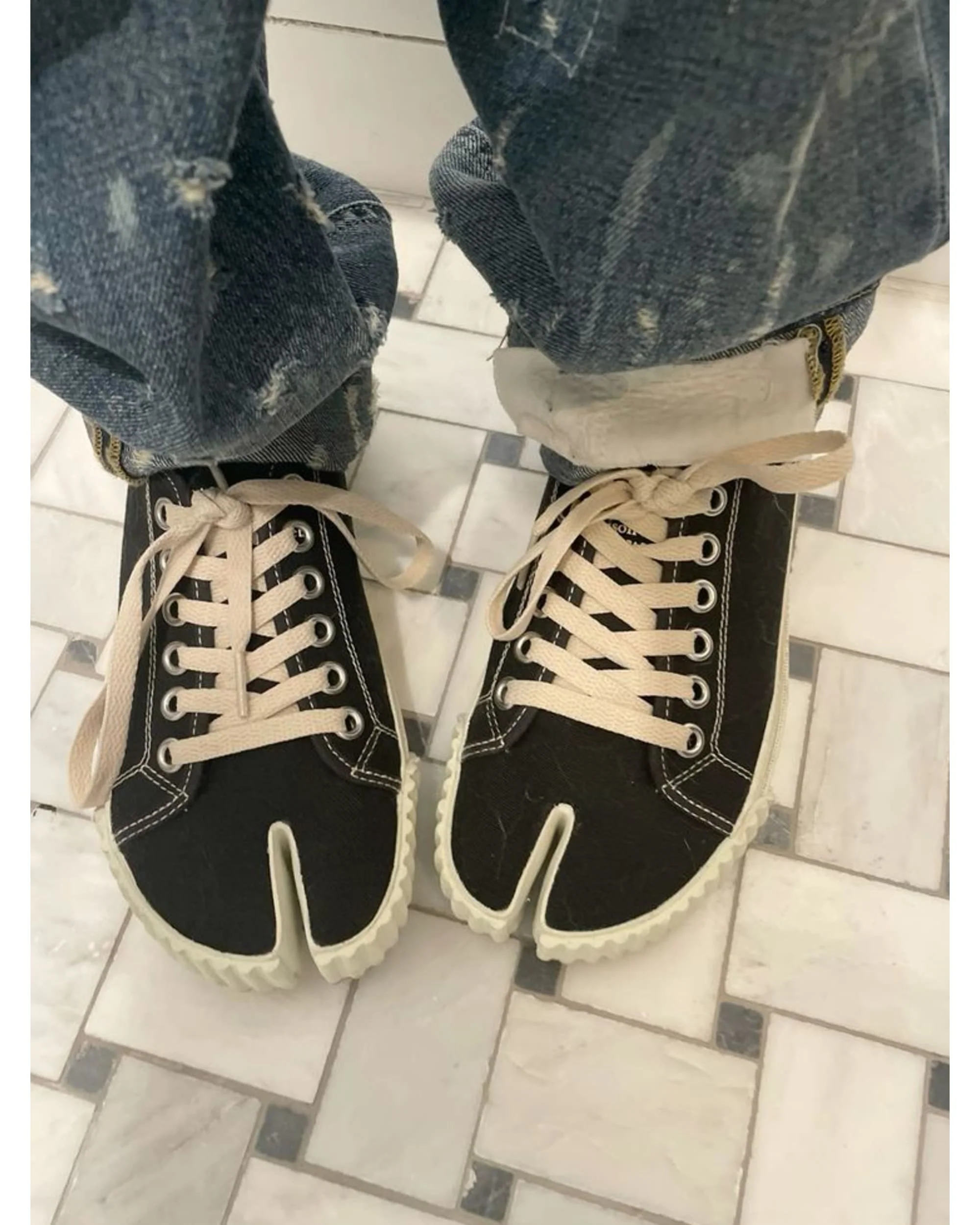 Canvas Tabi Lows -  FREE SOCKS - Image 7