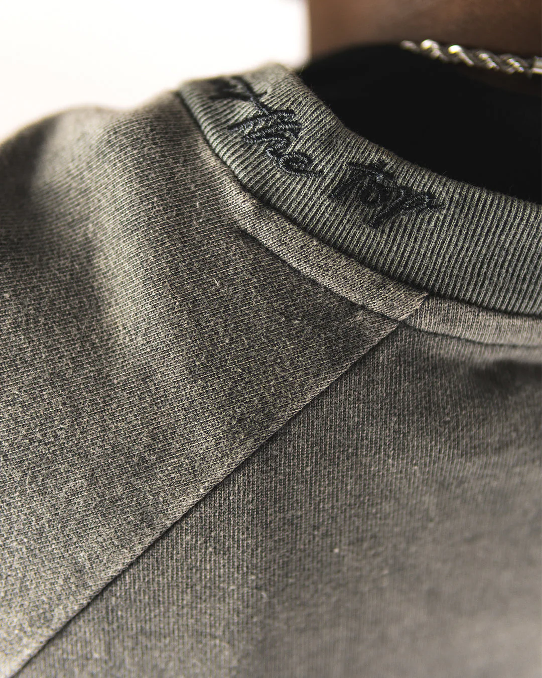 "CHARCOAL BLACK" PANELED OVERSIZED JERSEY - Image 3