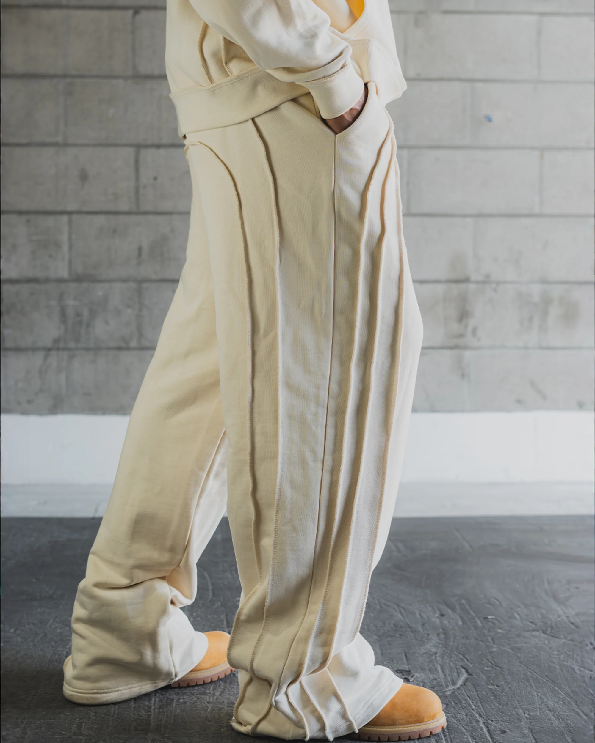 CREAM "INVERTED AURA" SWEATS - Image 5