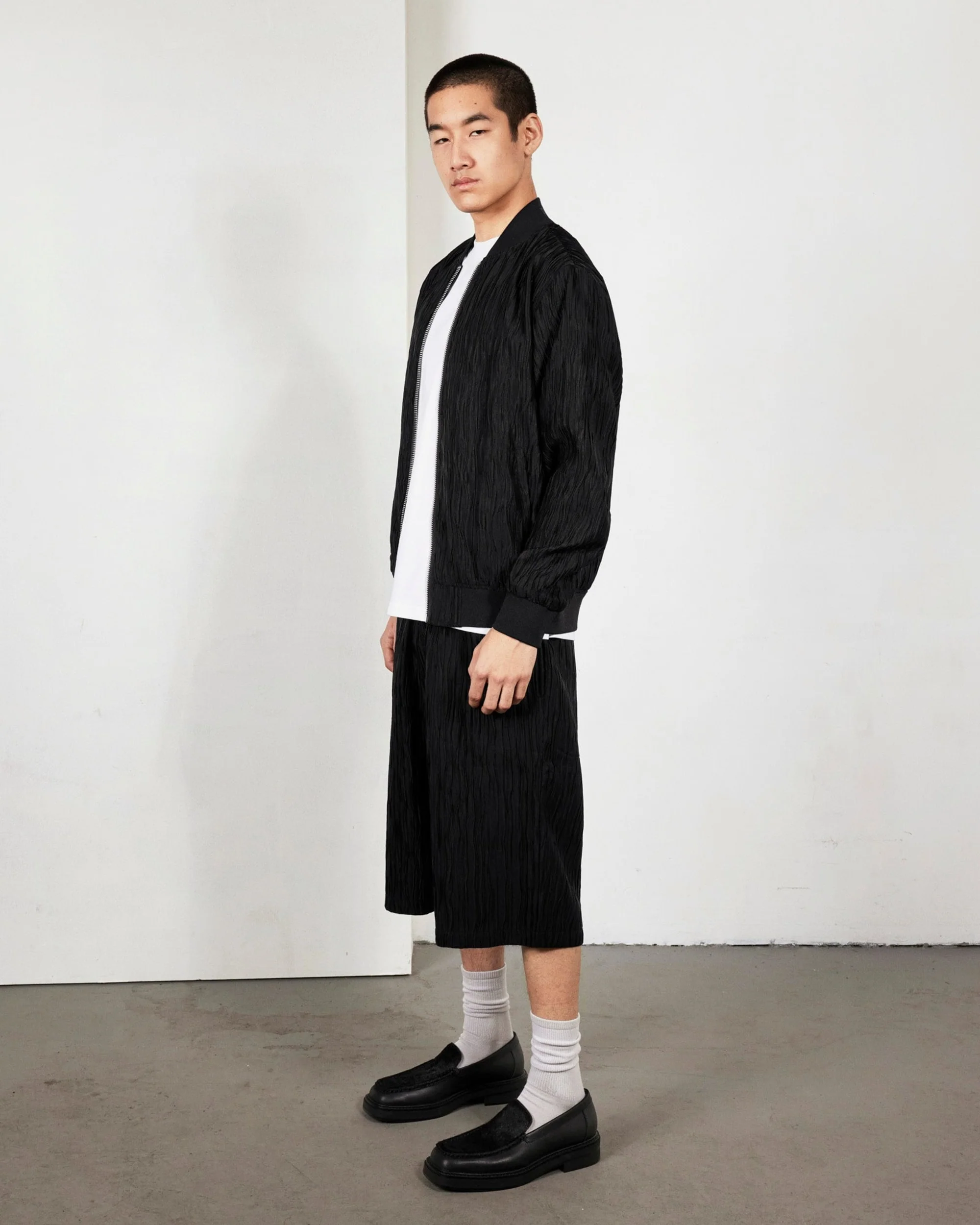 DISGUISE BOMBER - Image 6