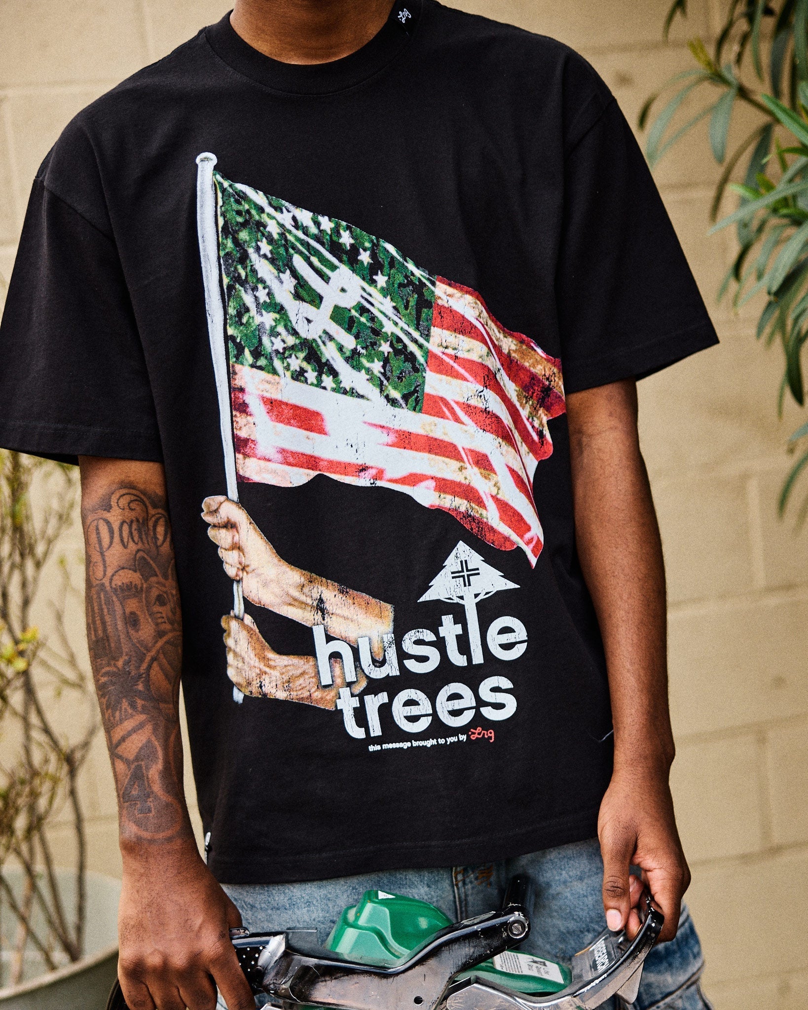 FLAGBEARER SS TEE BLACK - Image 4