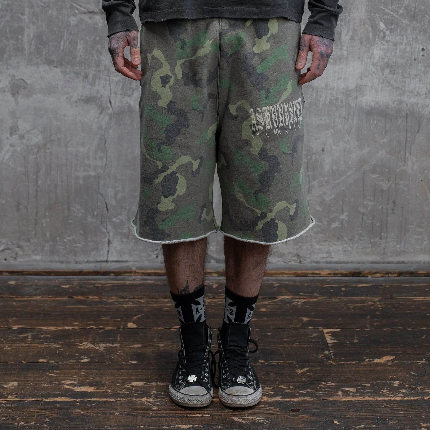 GOTH VINTAGE BAGGY FLEECE SHORTS - Image 5