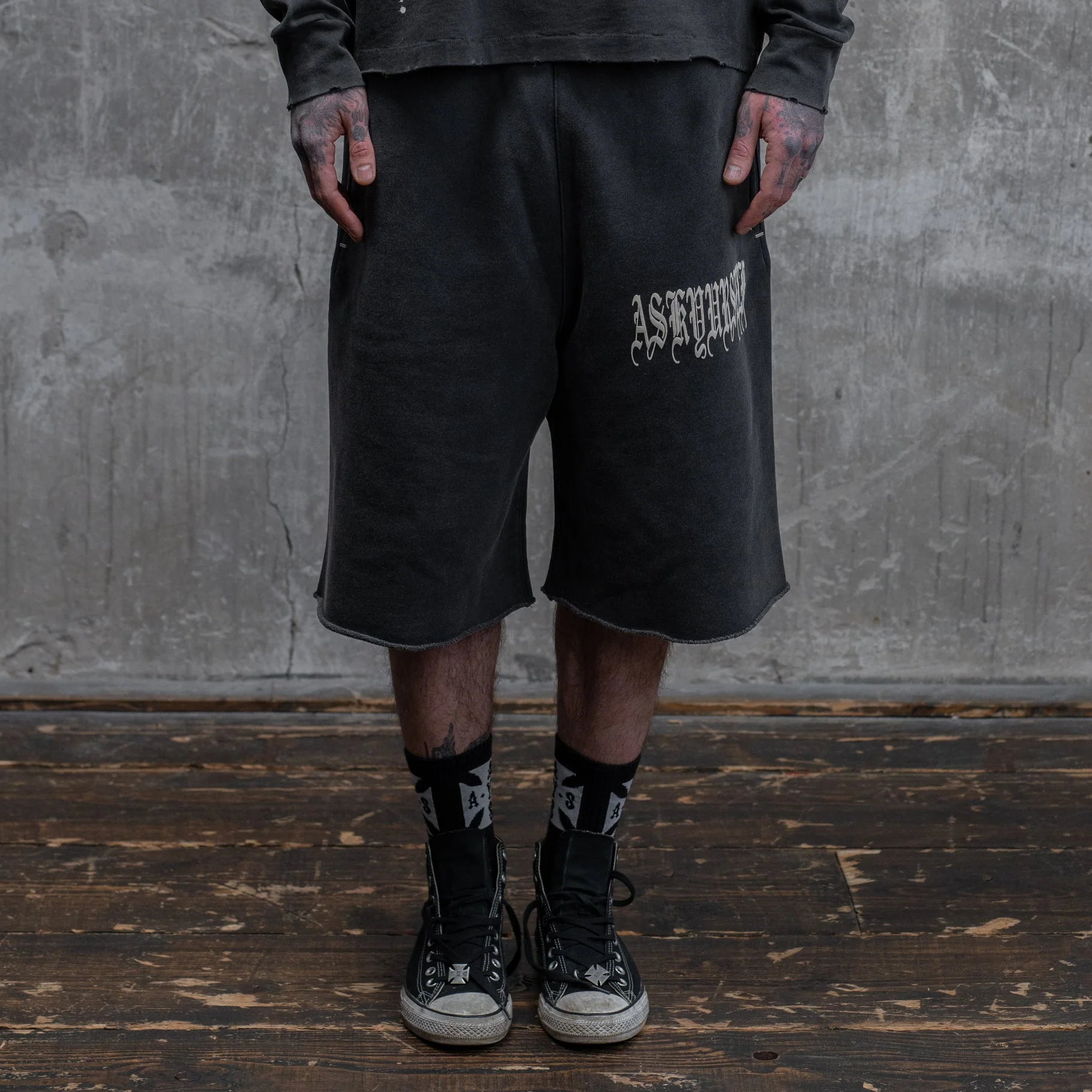 GOTH VINTAGE BAGGY FLEECE SHORTS - Image 5