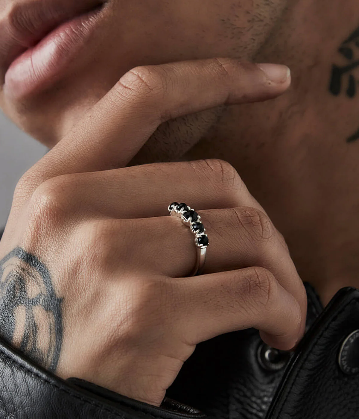 HALO CLUSTER RING ONYX - Image 12