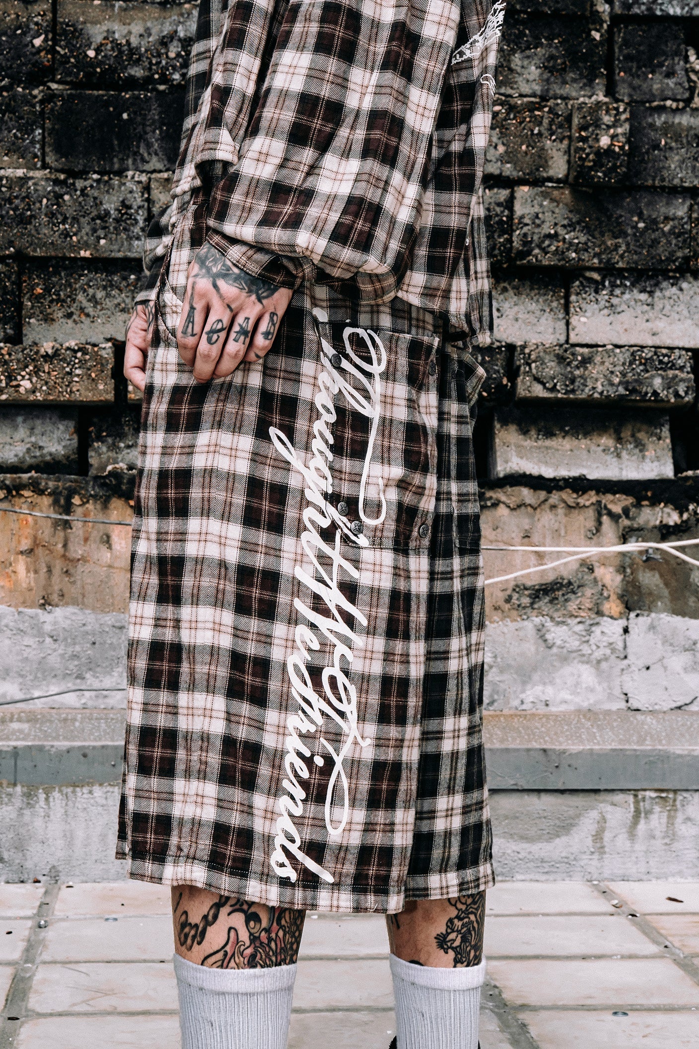 Junoa Printed Plaid Shorts in Red & Green - Image 7