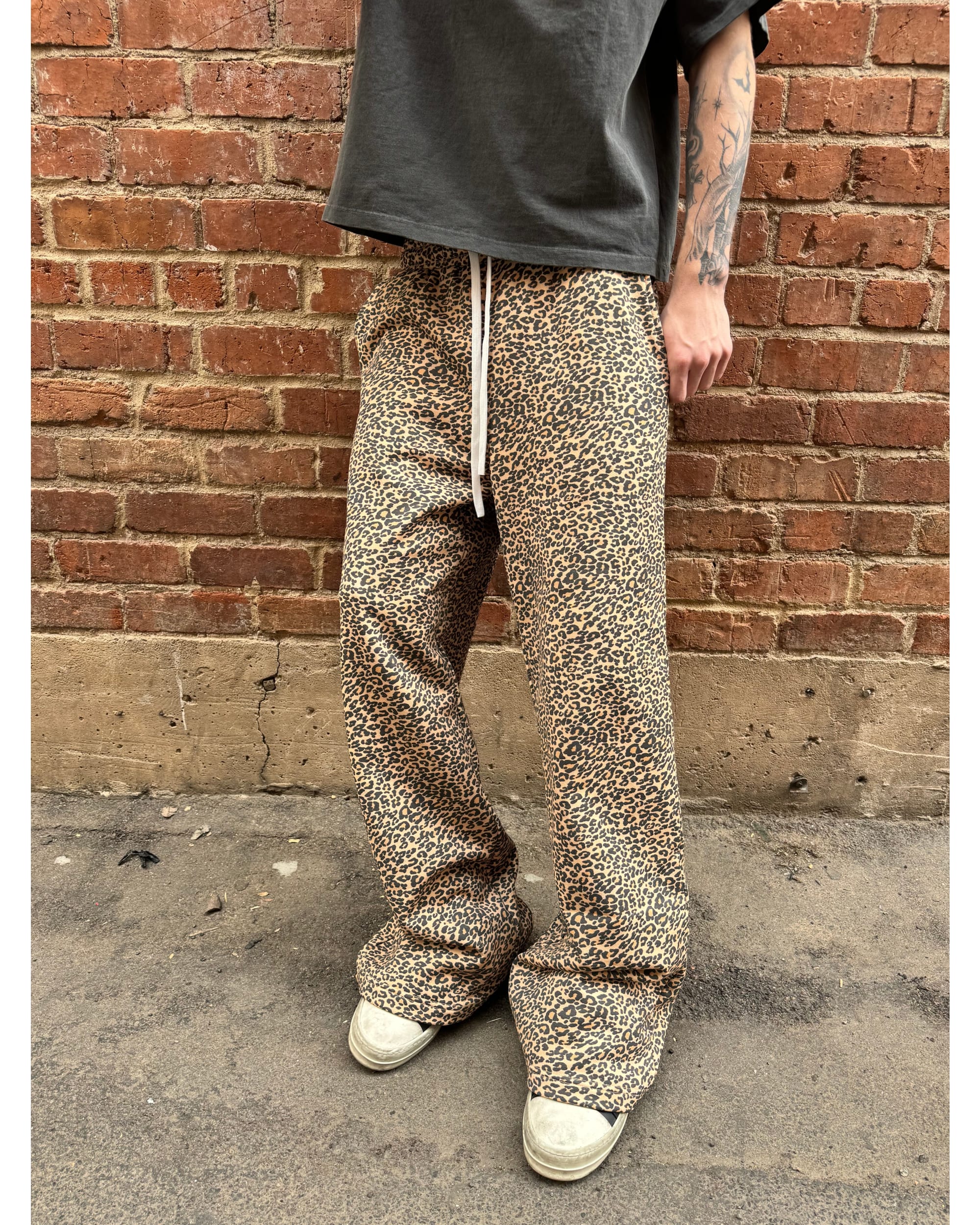Leopard Art Sweat Pants - Image 3