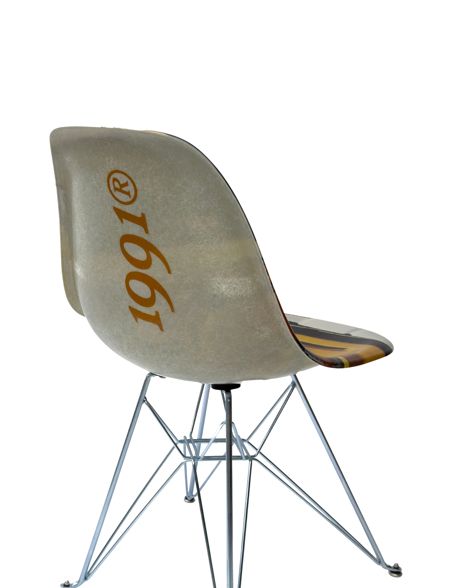 Midnight Organic x Modernica Side Shell Chair - Image 3