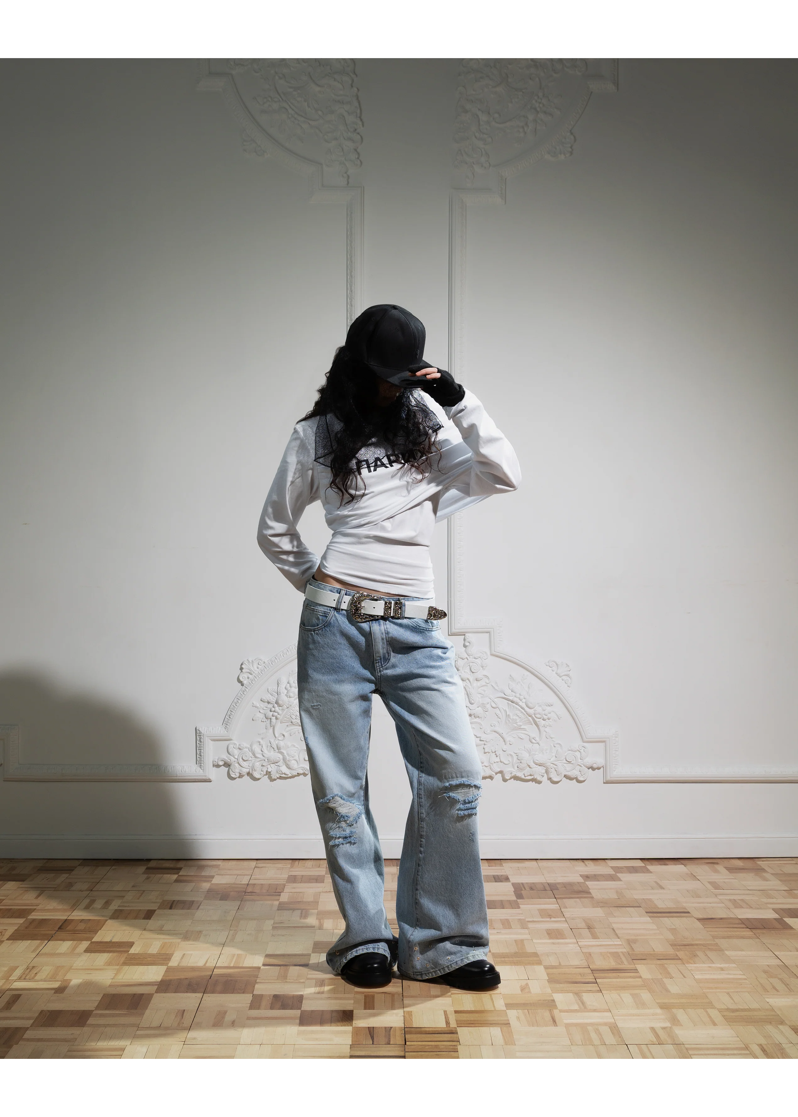 PARIS LONGSLEEVE in WHITE - Image 10