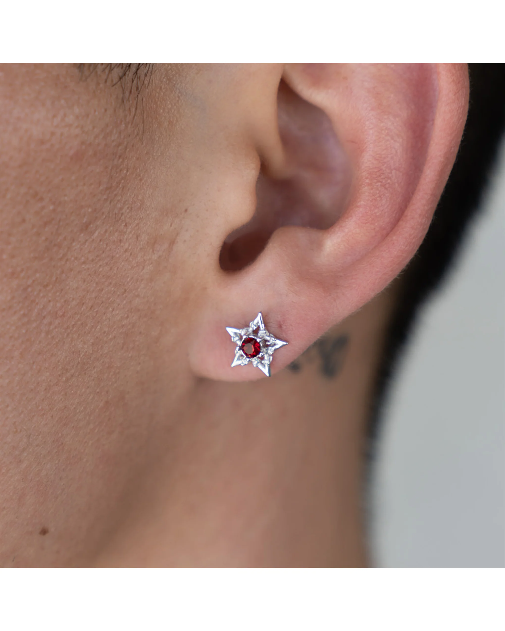 RED BARBWIRE STAR EARRINGS - Image 3