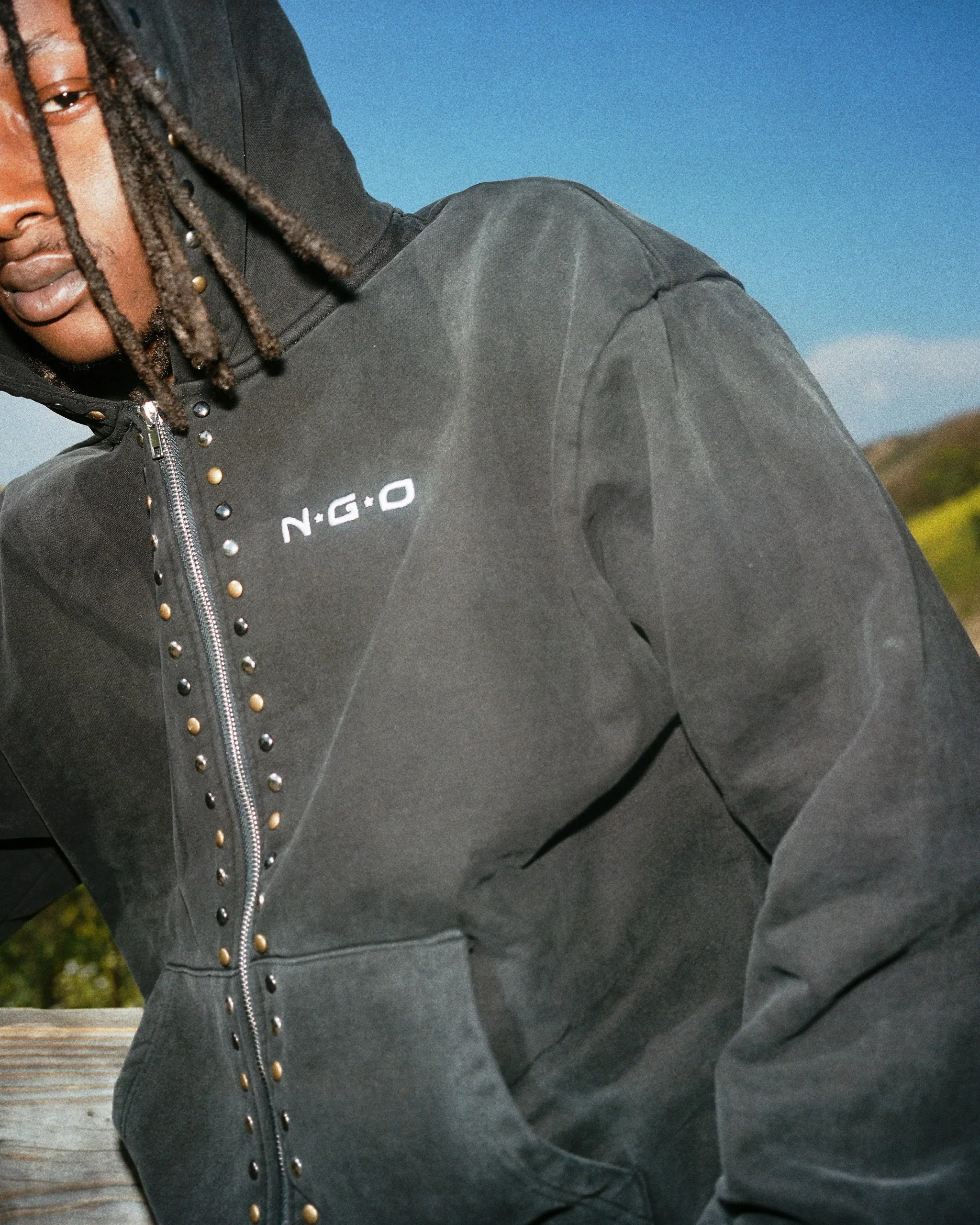 STUDDED BLACK ZIP UP HOODIE - Image 5