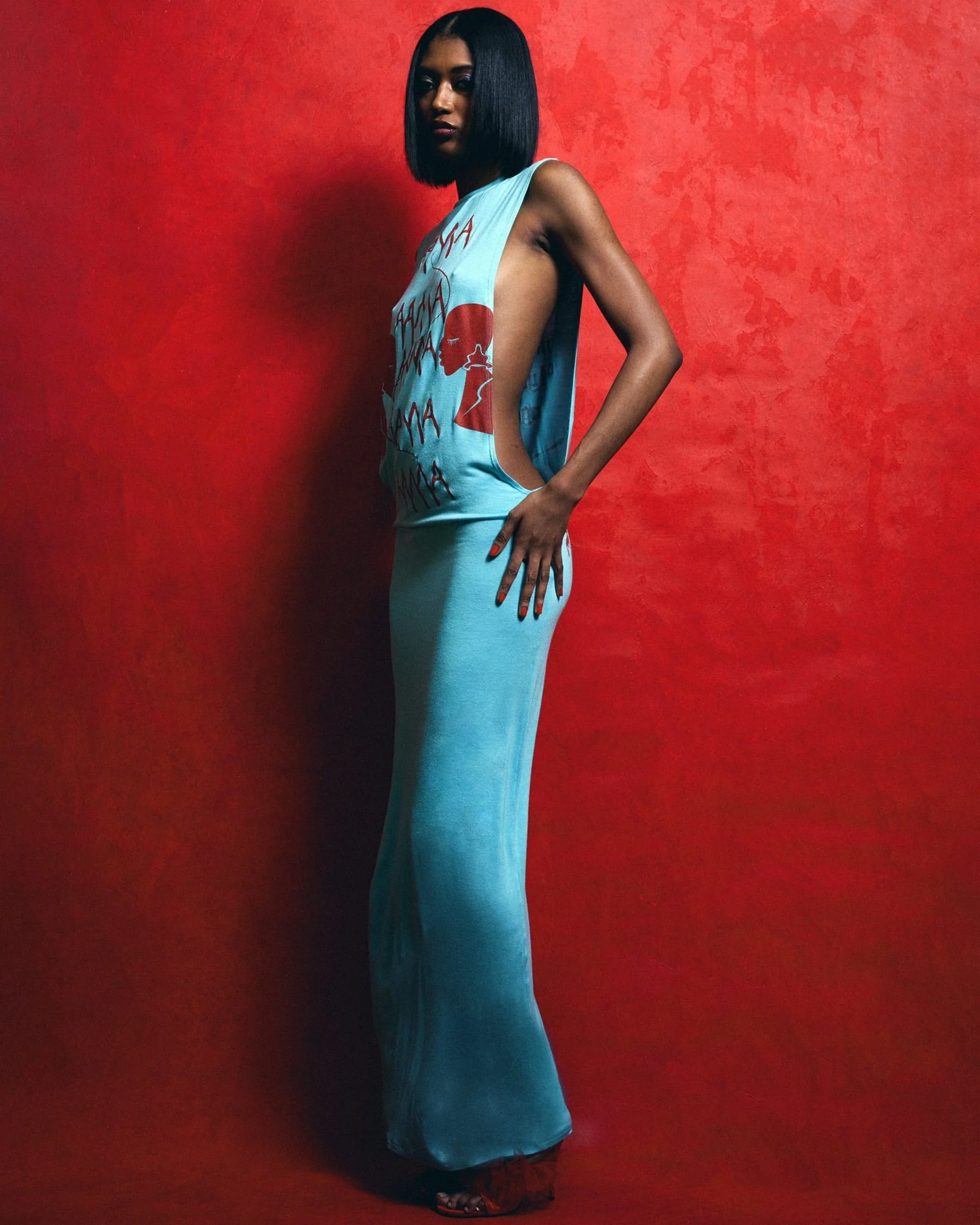 T-Shirt Red Silhouette Dress - Image 5