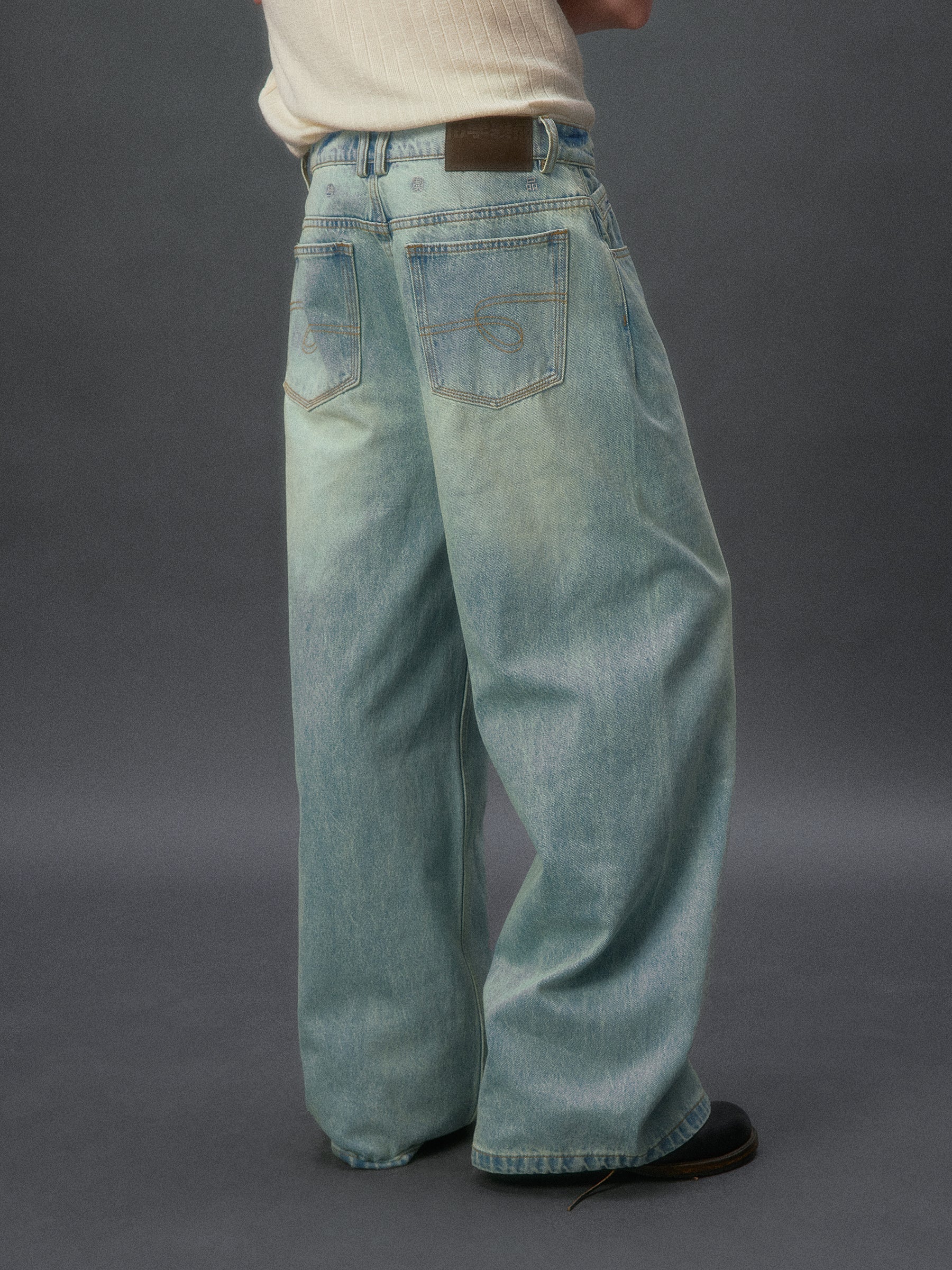 Ultra-Baggy Wide-Leg Jeans - Image 5