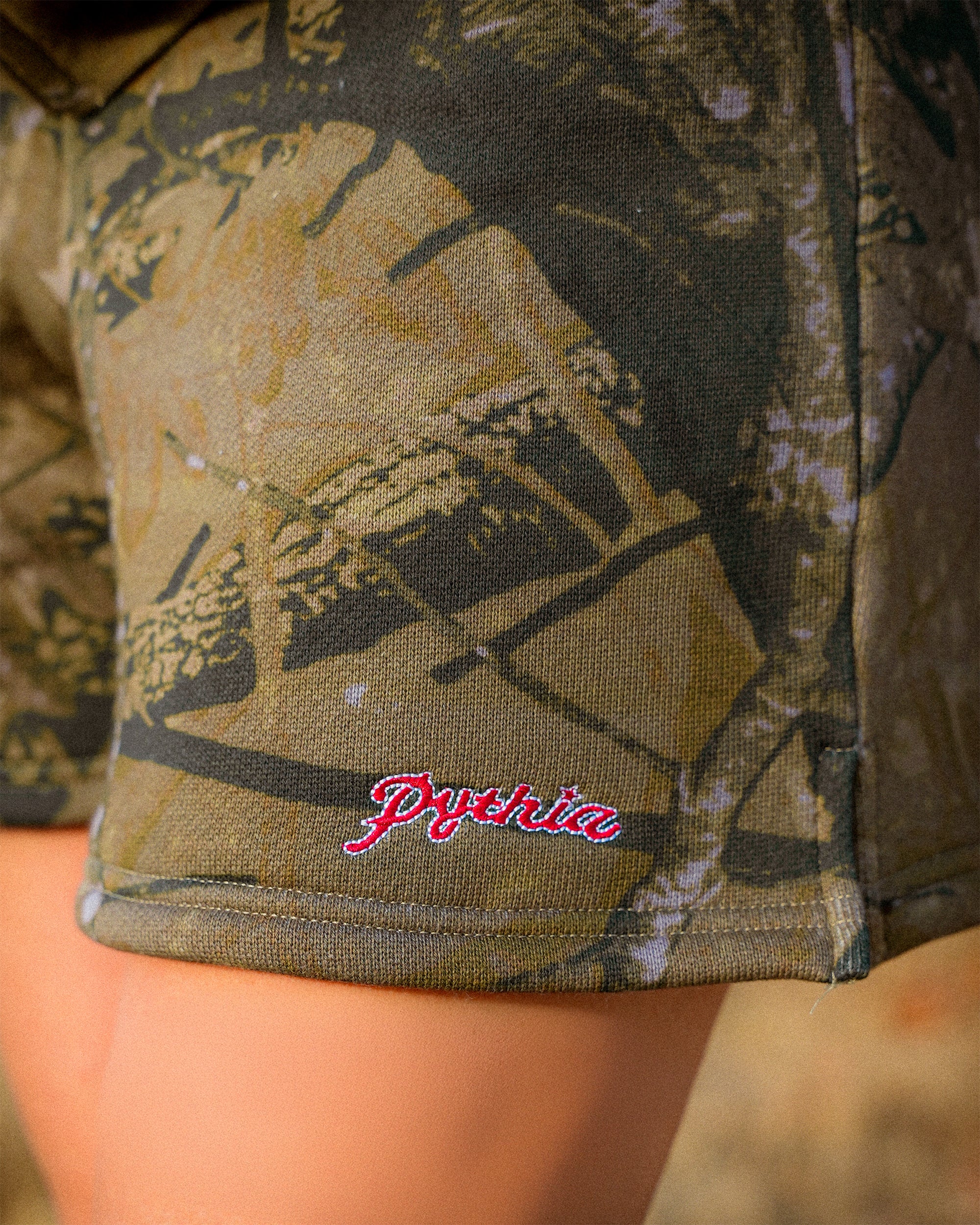 WOMEN'S CAMO SHORTS - Image 3